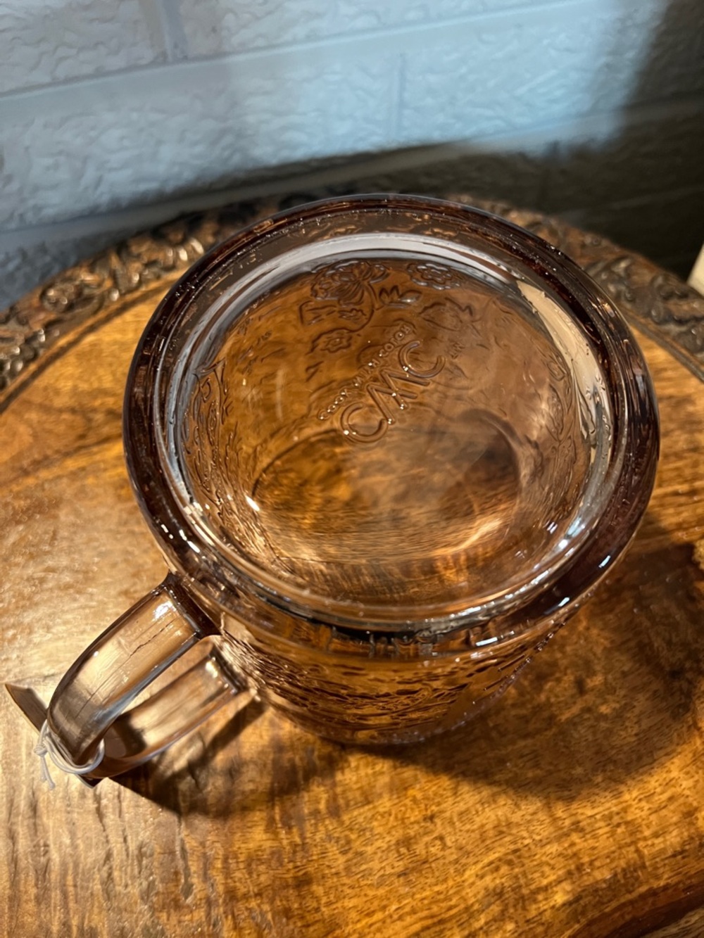 Vintage-Style Amber Glass Measuring Pitcher with Floral Embossing - Picture 7 of 16